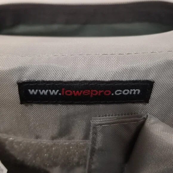 Lowepro Nova Micro AW Camera Shoulder Bag (Forest Green/Black), EUC - Picture 8 of 13
